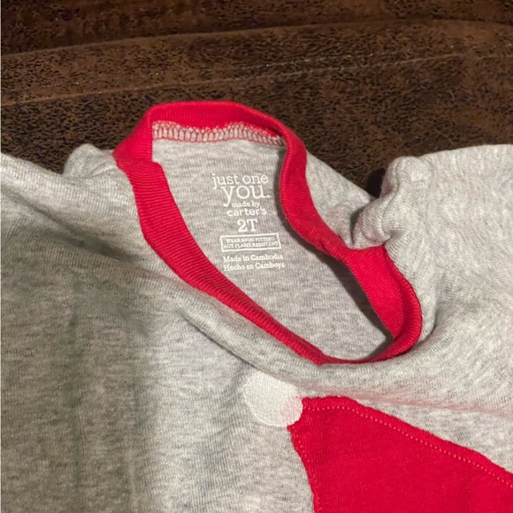 2T Carter’s Christmas PJ’s (unisex) - Picture 3 of 4